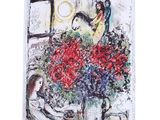 une image représentant un tableau où l'on voit une femme assise sur une table, avec des fleurs dans un vase