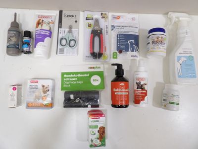 beaucoup d'articles posés sur le comptoir