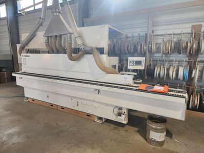 une photo d'une machine dans une usine
