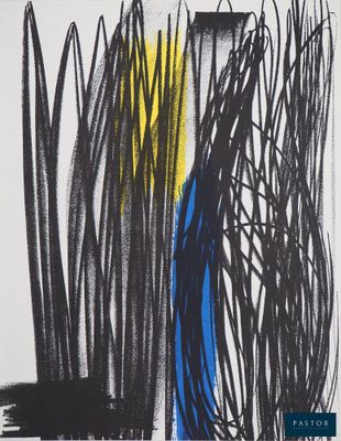 une image représentant une peinture noire et jaune sur un mur blanc