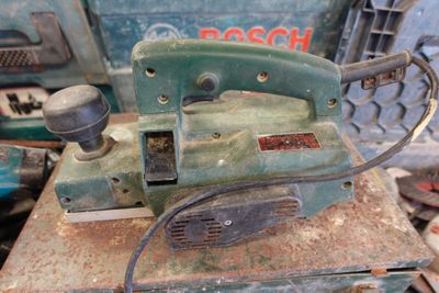 l'image d'une machine posée sur une table