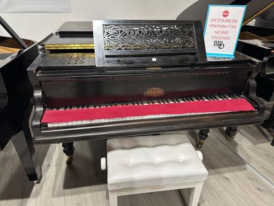 Piano à queue ERARD en cours de restauration.
