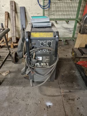 a machine that is sitting in a garage
