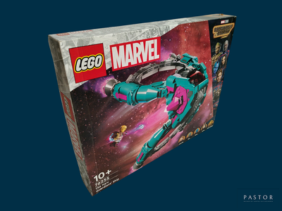 une boîte de Lego sur laquelle figure l'image d'un vaisseau spatial