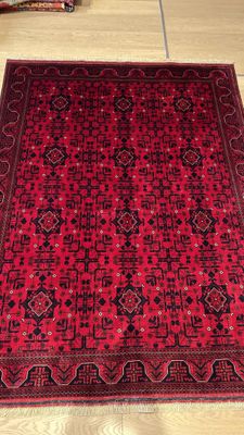 Tapis Afghan fond rouge et bleu foncé 193 X 149