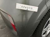 a sticker on the hood of a car that says vpauto