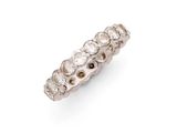 une bague en diamant et or blanc