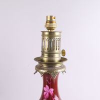 Paire de lampes à pétrole en porcelaine à décor de pampres d… (photo 3)