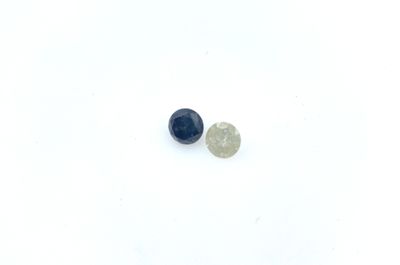 MOISSANITES ou DIAMANTS l'un noir ( 1.