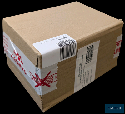une boîte en carton sur laquelle figure un code-barres