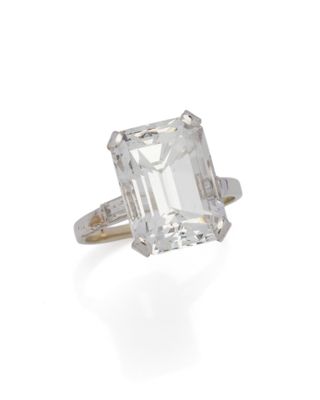 une bague en diamant à une seule pierre, par van cleef