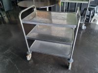 1 desserte en inox à roulettes à 3 niveaux
