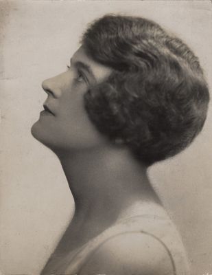 Dorothy Wilding* (Longford 1893 - 1976)