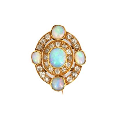une bague-broche en oplite et diamants