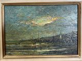 une peinture à l'huile représentant un voilier sur l'eau, avec un ciel nuageux en arrière-plan