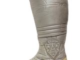 Ces bottes sont en cuir et leur tige est doublée de fourrure.