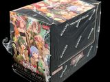 La boîte du jeu de cartes comporte une illustration des personnages.