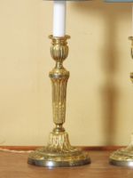 PAIRE DE FLAMBEAUX de style Louis XVI en bronze ciselé et do… (photo 2)
