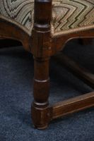 Fauteuil de malade en bois naturel reposant sur quatre pieds… (photo 4)