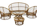 Ensemble de mobilier de jardin en osier et rotin, comprenant une table en verre et quatre chaises