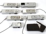 cinq types différents d'appareils électroniques reliés entre eux