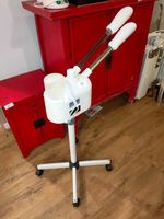 UN ENSEMBLE D'APPAREILS D'ESTHETIQUE COMPRENANT : (photo 2)