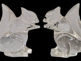 paire de figurines en verre transparent représentant un écureuil et un écureuil