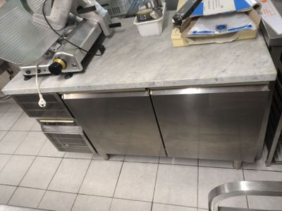 Tour réfrigéré à dessus de marbre gris et blanc INOS - Photo 1