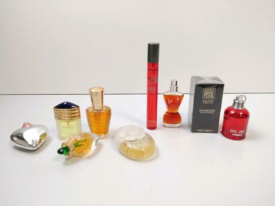 Lot de 9 produits cosmétiques et factices de marques LANCÔME…