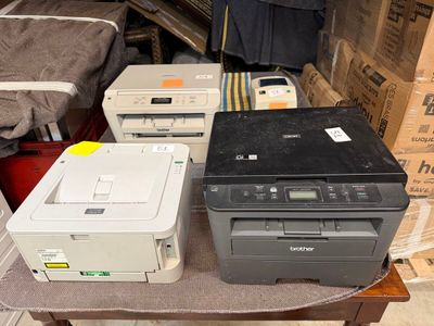 - 1 imprimante BROTHER DCP-7055