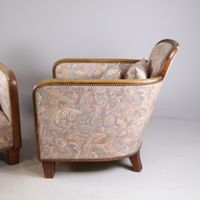 Paire de fauteuils club. Vers 1930. (photo 2)