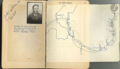 un livre sur lequel figurent la photo d'un homme et une carte