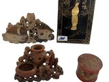 une boîte sur laquelle figurent l'image d'une femme et d'autres objets
