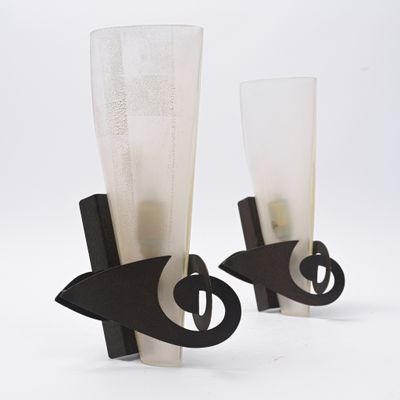 paire d'appliques murales Art déco dans le style de Person