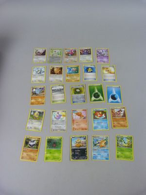 POKEMON NINTENDO Lot de 25 cartes Pokémon françaises.
