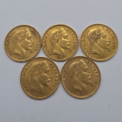 quatre souverains d'or de la famille royale britannique