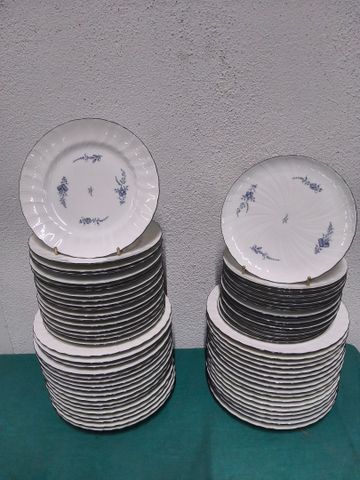 Bernardaud et compagnie - Partie de service en porcelaine de limo...