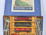 une boîte contenant un circuit de train