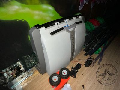 Machine à nettoyer et huiler les pistes de bowling de marque…