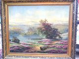 une peinture à l'huile représentant un paysage avec un lac en arrière-plan