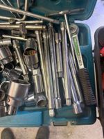 7 cliquets,douilles et accessoires divers de marque FACOM (photo 3)