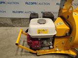 a small machine that is sitting on the ground
