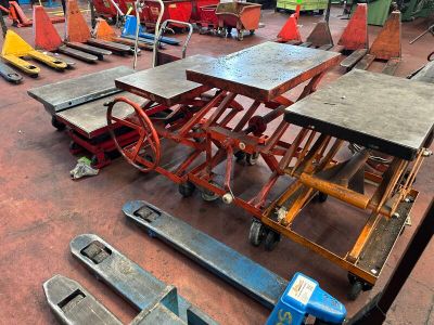 5 tables élévatrices sur roulettes