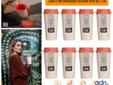 un collage de photos représentant une femme tenant une tasse de café