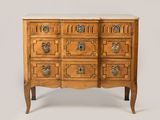 une image d'une commode en bois avec un plateau en marbre