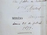 un vieux livre sur lequel sont inscrits des mots et qui comporte l'image d'un cheval