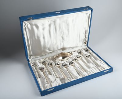 FRIONNET François Service à huitres en métal argenté compren… - Photo 1