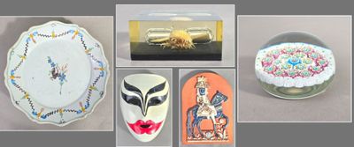 de nombreuses photos différentes d'une assiette sur laquelle est posé un masque