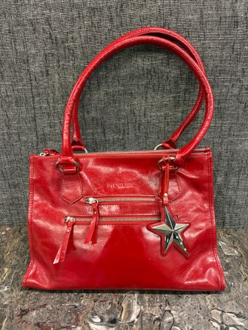 THIERRY MUGLER – Sac en cuir rouge souple, nombreux rangement. Tr...