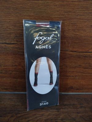 Lot de 135 paires de chaussettes de la marque FOGAL (produit…